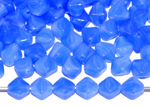 Glasperlen Doppelpyramide
 blau opak marmoriert,
 hergestellt in Gablonz / Tschechien