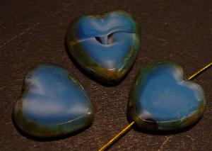 Glasperlen / Table Cut Beads
 Herzen geschliffen
 mittelblau Perlettglas mit picasso finish,
 hergestellt in Gablonz Tschechien