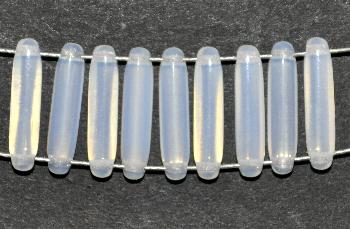 Glasperlen Stäbchen mit zwei Löchern milchweiß opal