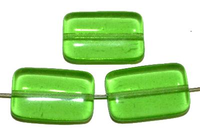 Glasperlen Rechtecke,
 grün treansp.,
 hergestellt in Gablonz Tschechien
 