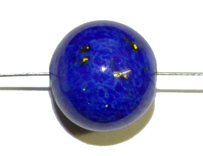 Wickelglasperle blau gesprenkelt 
 mit winzigen aufgeschmolzenen Goldstone (aventurin) Stückchen, 
 in den 1930/1940 Jahren in Gablonz/Böhmen von Hand gefertigt,