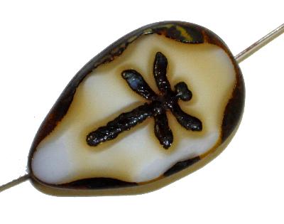 Glasperlen / Table Cut Beads geschliffen
 weiß beige opak mit eingeprägter Libelle und picasso finish,
 hergestellt in Gablonz / Tschechien