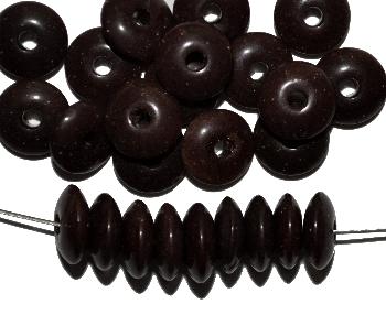Glasperlen / Trade Beads, Linsen,
 dunkelbraun opak,
 in den 1930/40 Jahren in Gablonz/Böhmen hergestellt, (Prosserbeads)
 (nur noch wenige auf Lager)