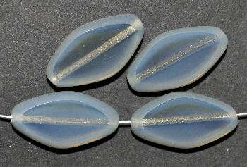 Glasperlen / Table Cut Beads
 geschliffen, Opalglas silk,
 Rand mattiert (frostet),
 hergestellt in Gablonz / Tschechien