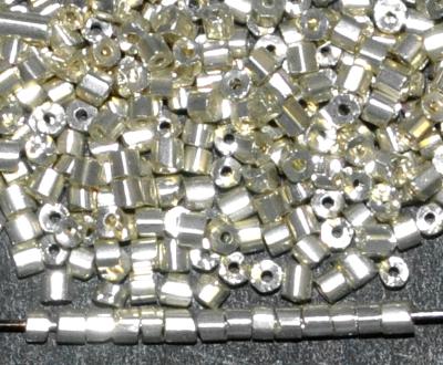 Glasperlen / 2-cut-beads
 von Preciosa Tschechien hergestellt,
 metallic silber