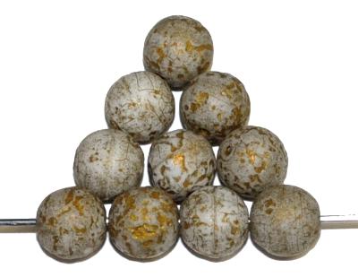 Glasperlen rund, altweiß mit antik gold finish, Oberfläche strukturiert und mattiert (frostet), hergestellt in Gablonz / Tschechien