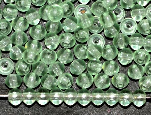 Glasperlen rund hellgrün transp. , hergestellt in Gablonz / Tschechien