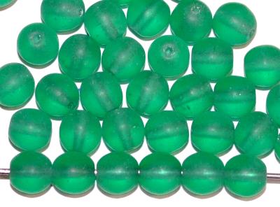 Glasperlen rund
 smaragdgrün transp. mattiert,
 hergestellt in Gablonz / Tschechien