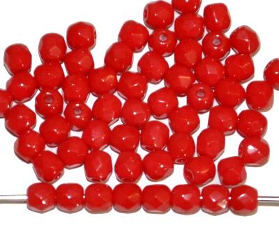facettierte Glasperlen rot opak, hergestellt in Gablonz Tschechien