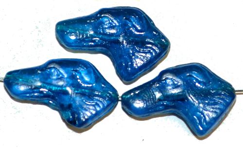 Glasperlen Hundekopf
 blau transp.
 Vorder-und Rückseite geprägt,
 hergestellt in Gablonz / Tschechien