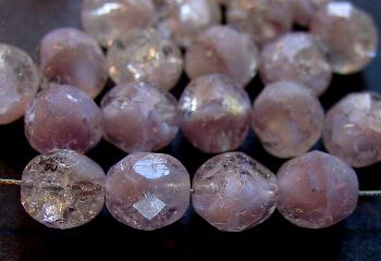 facettierte Glasperlen
 hellviolett kristall
 crash-beads, 
 hergestellt in Gablonz / Tschechien