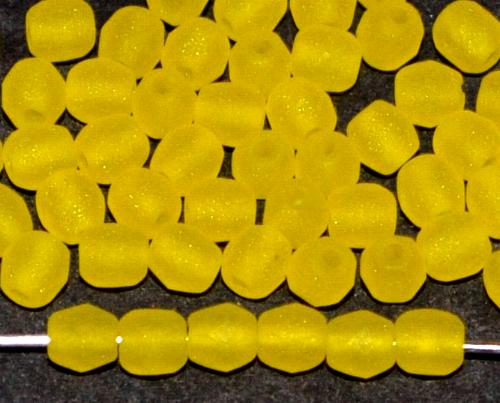 facettierte Glasperlen gelb transp. matt, hergestellt in Gablonz Tschechien