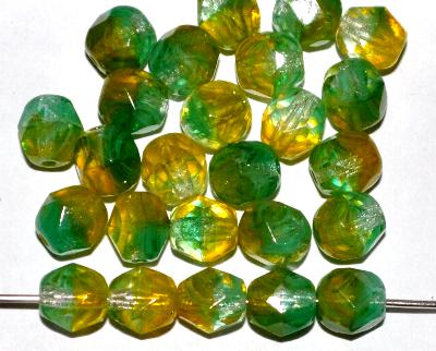 facettierte Glasperlen
 Alabasterglas grün gelb marmoriert,
 hergestellt in Gablonz / Tschechien
