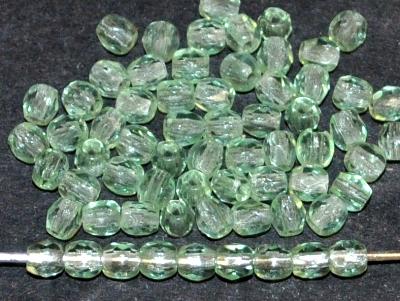 facettierte Glasperlen hellgrün transp.,  hergestellt in Gablonz Tschechien