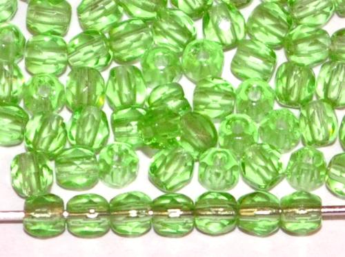 facettierte Glasperlen grün transp, hergestellt in Gablonz / Tschechien  