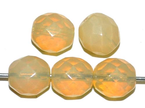 facettierte Glasperlen
 Opalglas beige,
 hergestellt in Gablonz / Tschechien