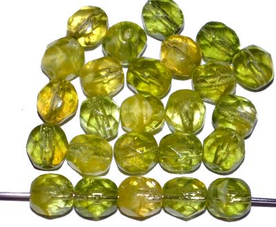 facettierte Glasperlen
 olivgrün transp.,
 hergestellt in Gablonz / Tschechien