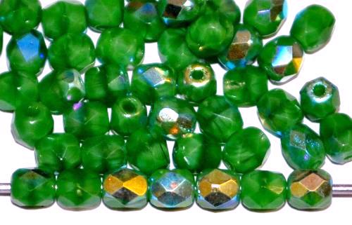 facettierte Glasperlen Perlettglas grün mit AB, hergestellt in Gablonz / Tschechien