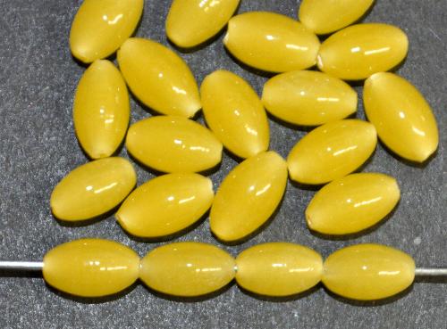 Wickelglasperlen Oliven, alabastergelb (greasy yellow), 
 in den 1930/1940 Jahren in Gablonz/Böhmen von Hand gefertigt