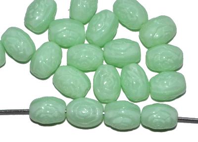 Glasperlen Oliven,  Uranglas hellgrün, hergestellt in Gablonz / Tschechien