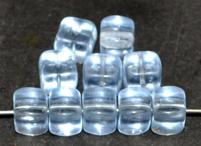 Glasperle Würfel  aqua transp., hergestellt in Gablonz / Tschechien