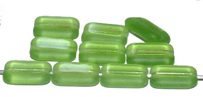 Glasperlen / Table Cut Beads
 Rechtecke geschliffen,
 Rand mattiert
 grün transparent,
 hergestellt in Gablonz / Tschechien
 