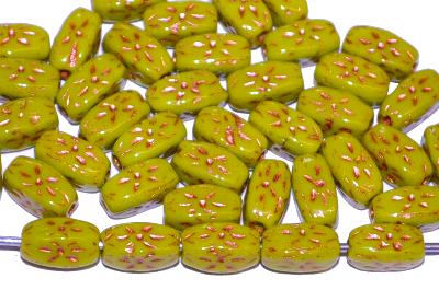 Glasperlen Rechtecke
 oliv opak mit eingeprägtem Ornament und metallic finish,
 hergestellt in Gablonz / Tschechien