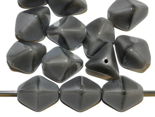 Glasperlen Pinchbeads 
 Dreieckform 
 grau opak, 
 hergestellt in Gablonz / Tschechien