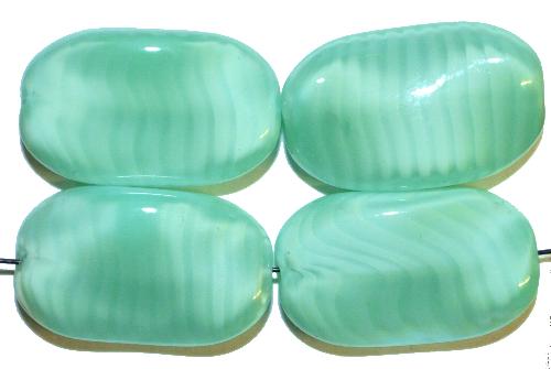 Glasperlen
 abgerundete Rechtecke
 leicht gewellt
 Uranglas / Perlettglas grün