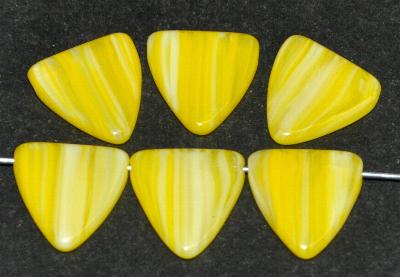Glasperlen Dreiecke
 Mischglas gelb marmoriert, hergestellt in Gablonz Tschechien