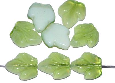 Glasperlen Blätter,
 hellgrün weiß,
 hergestellt in Gablonz / Tschechien