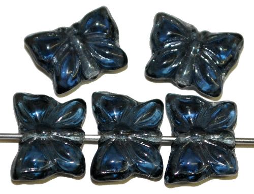 Glasperlen
 Schmetterlinge taubenblau
 Vorder-und Rückseite geprägt,
 hergestellt in Gablonz / Tschechien