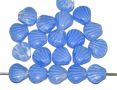 Glasperlen Muscheln Perlettglas hellblau, hergestellt in Gablonz / Tschechien