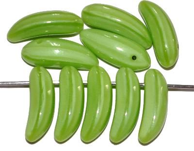 Glasperlen Bananen
 Perlettglas hellgrün,
 hergestellt in Gablonz / Tschechien