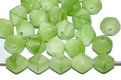 Glasperlen Doppelpyramide sechskantig  hellgrün opak marmoriert, hergestellt in Gablonz Tschechien