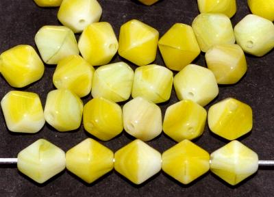 Glasperlen Doppelpyramide sechskantig, gelb opak marmoriert, hergestellt in Gablonz Tschechien