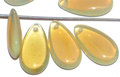 Glasperlen Tropfen flach
 Opalglas beige,
 hergestellt in Gablonz Tschechien