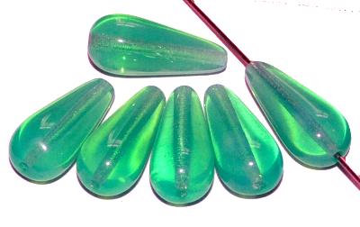 Glasperlen Tropfen Opalglas grün, hergestellt in Gablonz Tschechien