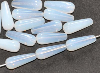 Glasperlen Tropfen Opalglas weiß, hergestellt in Gablonz Tschechien