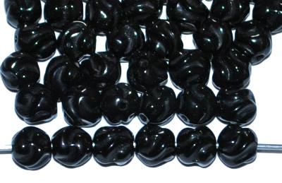 Glasperlen Nuggets,
 schwarz opak, geprägt,
 hergestellt in Gablonz / Tschechien