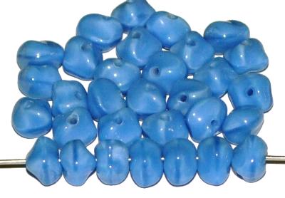 Glasperlen Nuggets, mittelblau opak, hergestellt in Gablonz / Tschechien