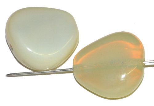 Glasperlen Nuggets
 Opalglas beige,
 hergestellt in Gablonz / Tschechien