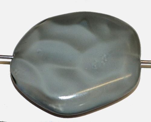 Glasperle Nugget
 Perlettglas grau,
 hergestellt in Gablonz Tschechien