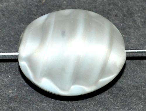 Glasperle Nugget
 Perlettglas hellgrau,
 hergestellt in Gablonz / Tschechien
