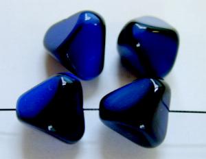 Glasperlen Nuggets
 blau schwarz 
 
