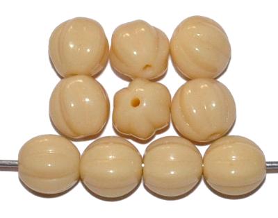 Glasperlen Melonbeads,
 beige opak,
 hergestellt in Gablonz / Tschechien