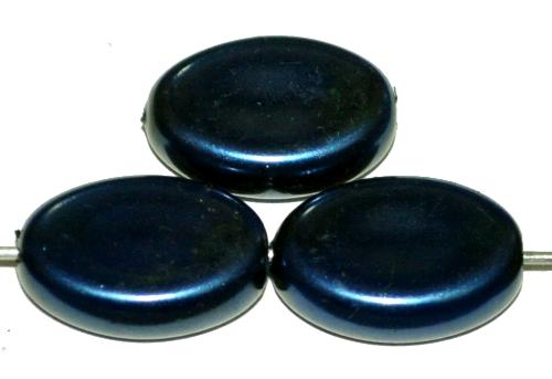 Glasperlen flache Oliven mit Wachsüberzug, blau, hergestellt um 1970 in Gablonz / Tschechien