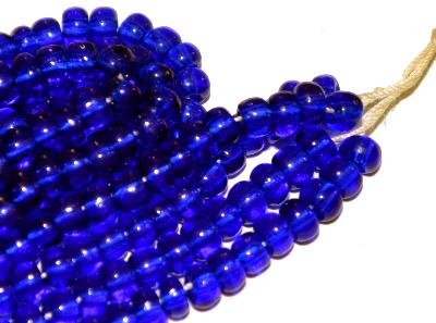 Rocailles um 1920 in Gablonz/Böhmen hergestellt, dunkelblau transparent