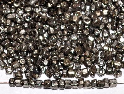 2-cut Beads in den 1920/30 Jahren in Gablonz/Böhmen hergestellt
 silber antik