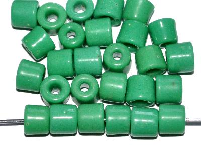 Glasperlen tilt-beads (Prosserbeads)
 russischgrün opak,
 in den 1920/30 Jahren in Gablonz/Böhmen
 hergestellt